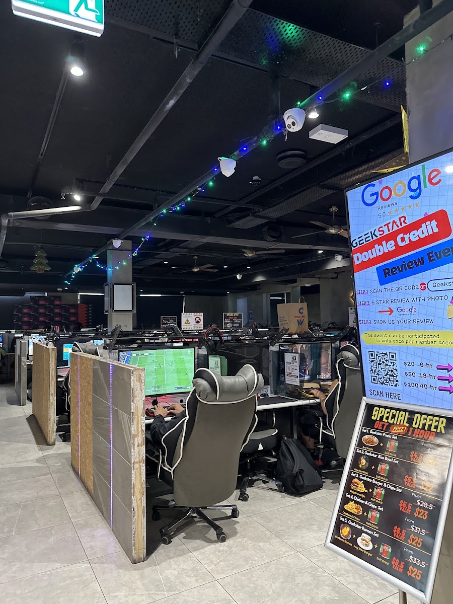Geekstar Internet Cafe Photo 3